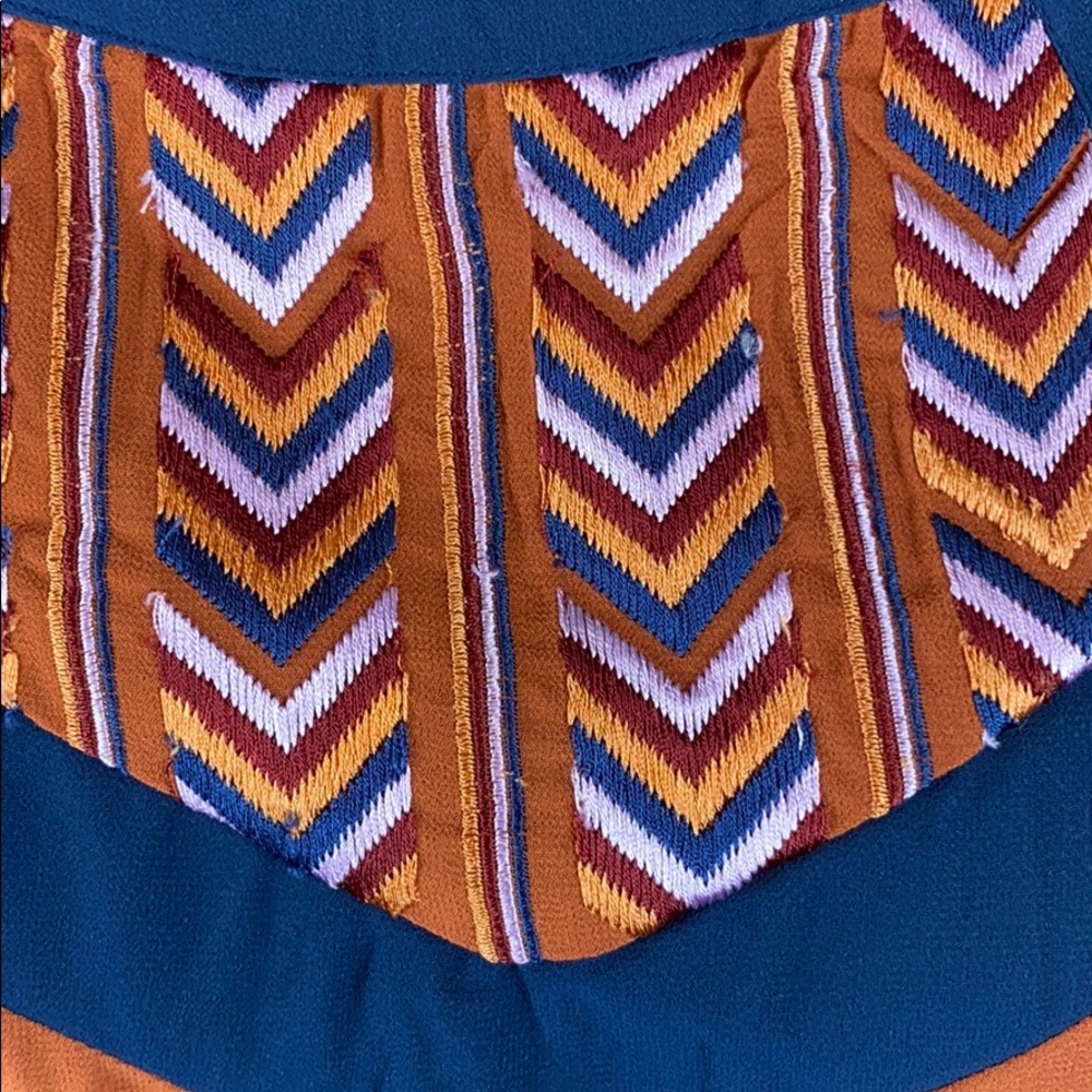 Young Thread Aztec Look Dress size Large - Picture 2 of 8